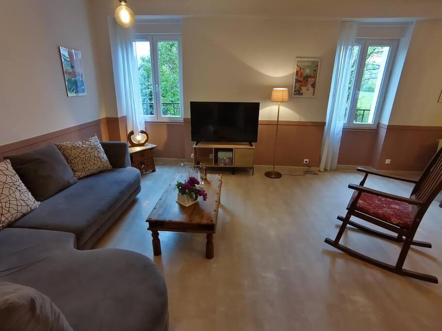 Grand Appartement Avec Jardin Bretenoux Dış mekan fotoğraf